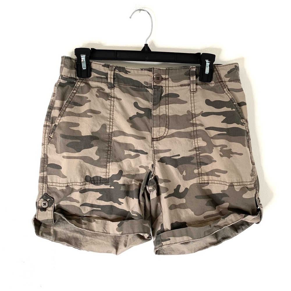 Sanctuary Green Camo Utility Shorts Cuffed Belted Strap Detail Cargo Style